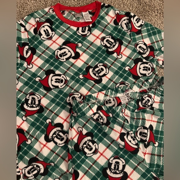 πβ€οΈ NWOT Disney Adult Mickey & Minnie Christmas PJ Set - Picture 4 of 4